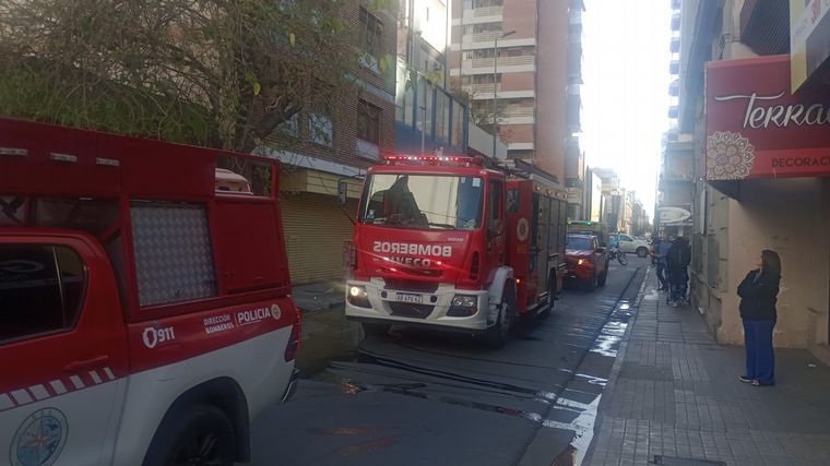 Susto en Córdoba por incendio en un departamento: 20 autoevacuados