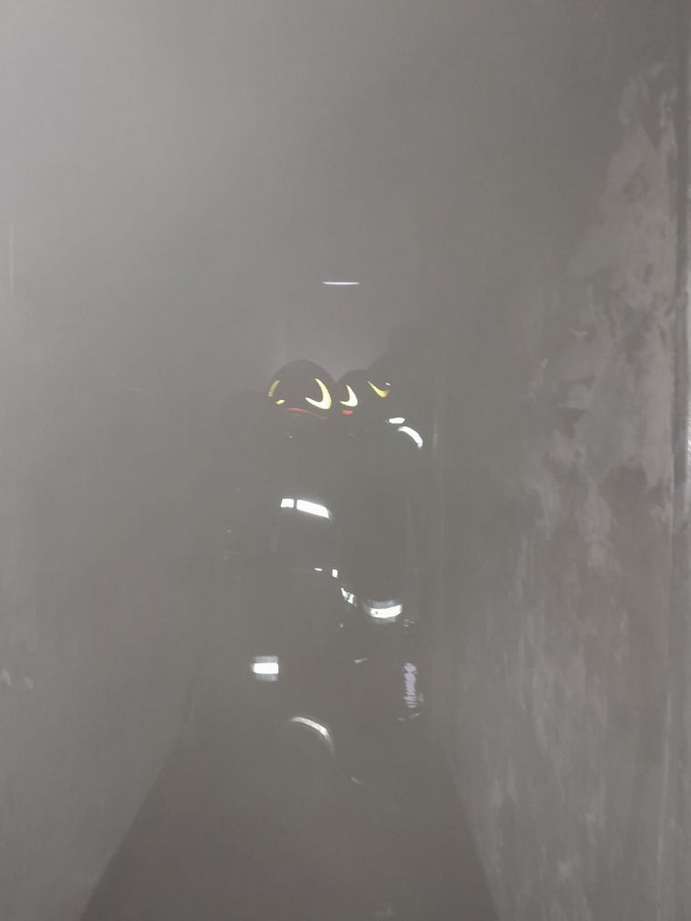 Susto en Córdoba por incendio en un departamento: 20 autoevacuados