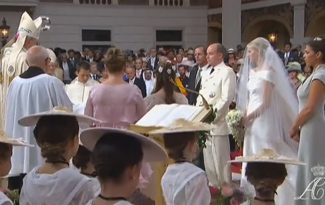 Alberto de Mónaco pone fin a una larga soltería con la bella australiana.