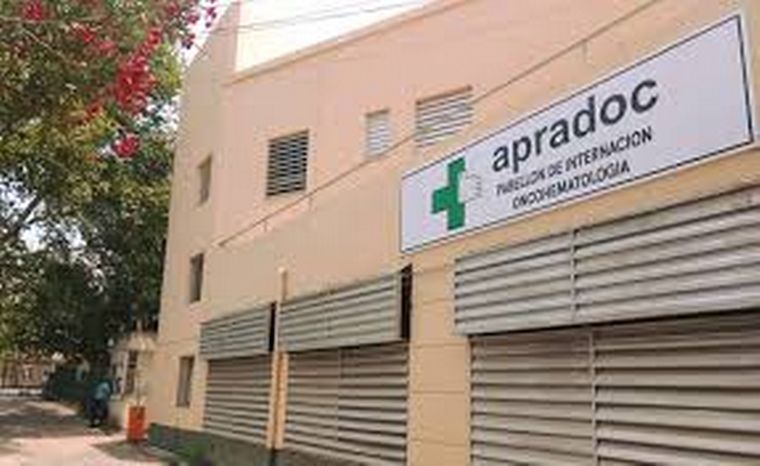 Apradoc festeja sus 40 años de esperanza y apoyo en el Teatro Comedia