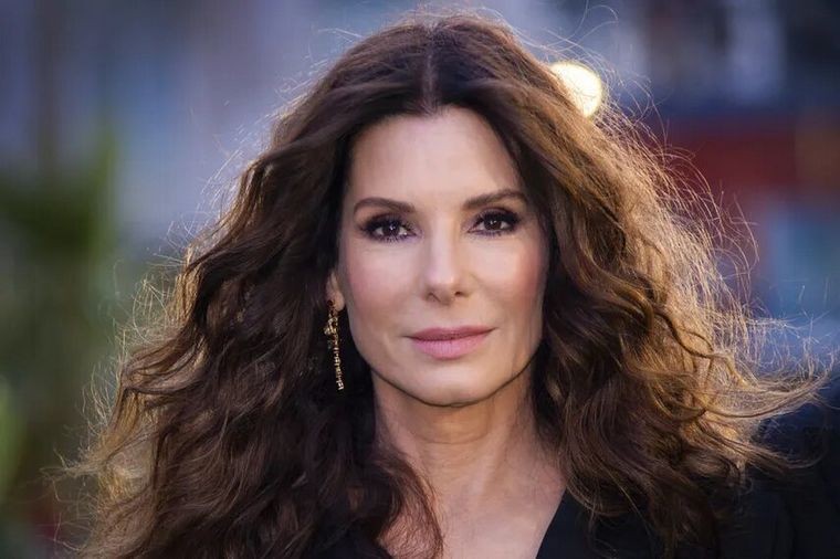 Sandra celebra los 60 en pausa, dedicada a sus hijos.