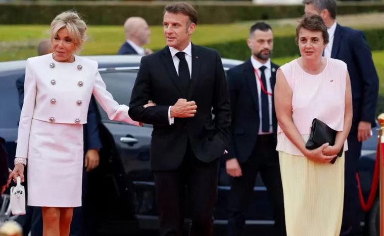 Macron y Brigitte en la apertura de los Juegos Olímpicos de París (Foto: NA).