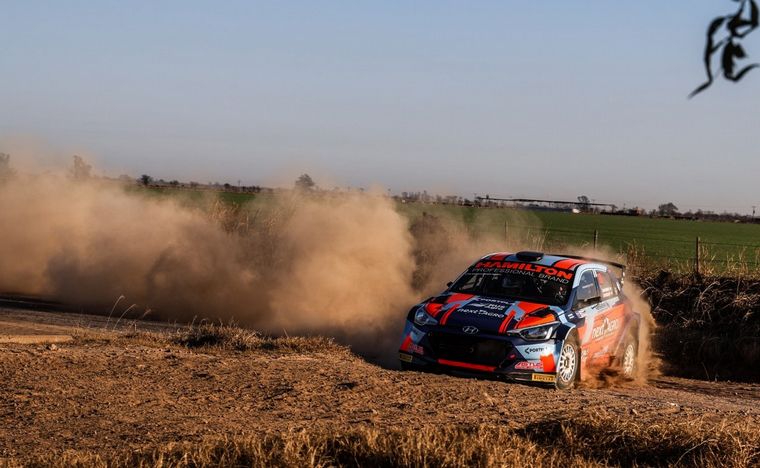 Santi Baldo ganó los tres tramos de la mañana y lidera el Rally de San Francisco