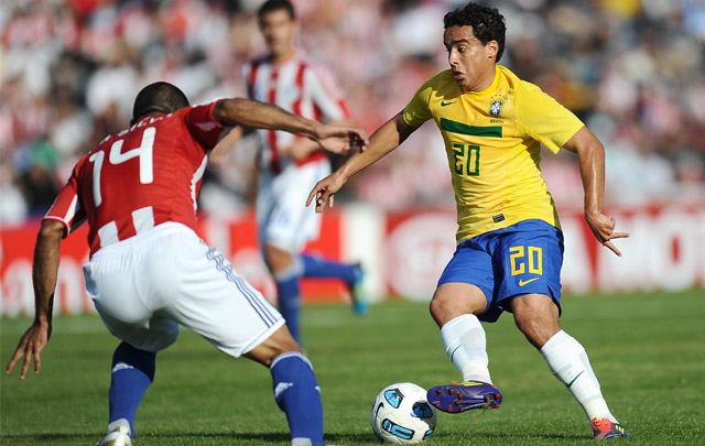 Jadson abrió el marcador para el conjunto brasilero.