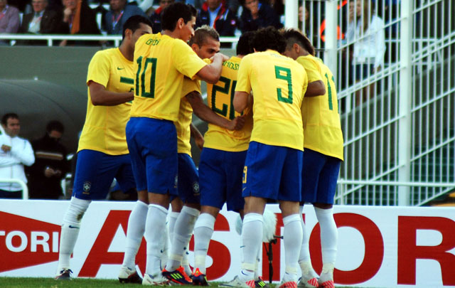Brasil logró el empate sobre el final del partido. 