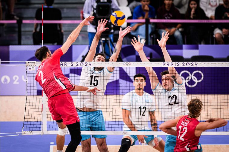 El seleccionado de voley no pudo ante Estados Unidos. (Foto: @Voley_FeVA)