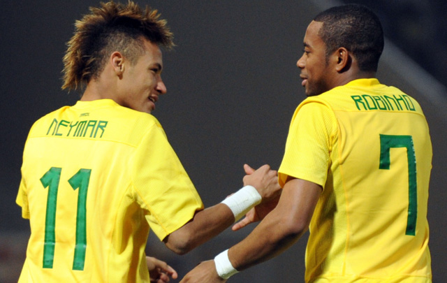 Neymar y Robinho aportaron su talento para la goleada brasilera.