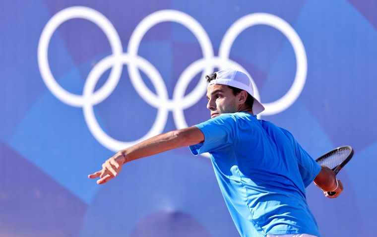 Francisco Cerúndolo avanzó a octavos en un duro partido contra el local Humbert