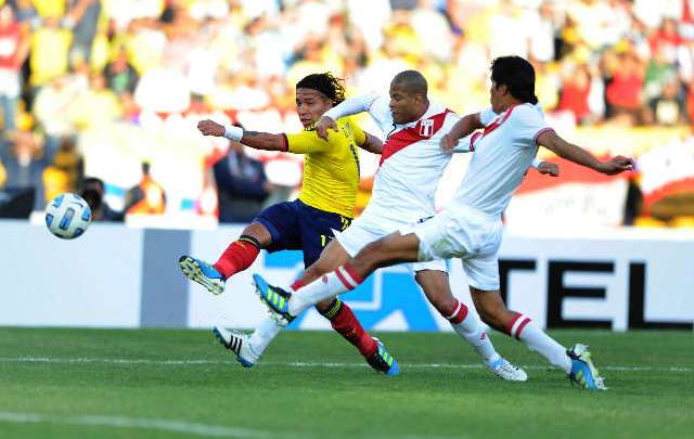FOTO: Colombia y Perú se enfrentan en el Kempes.
