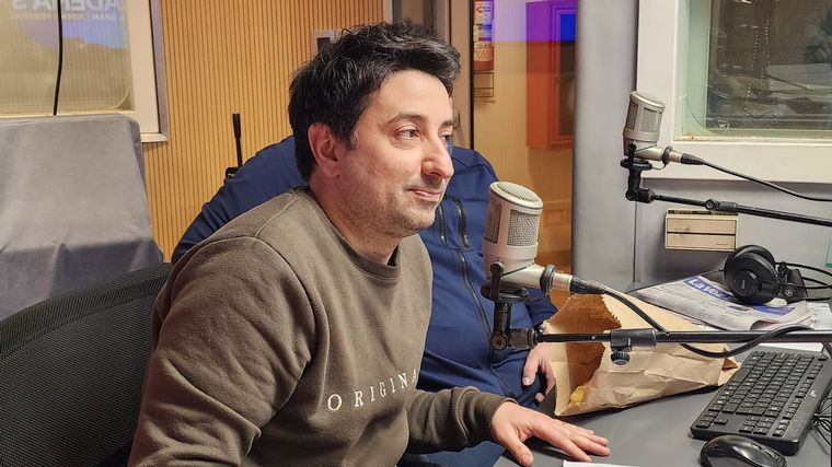 Los Pelafustanes visitaron los estudios de Cadena 3 en la previa del reencuentro