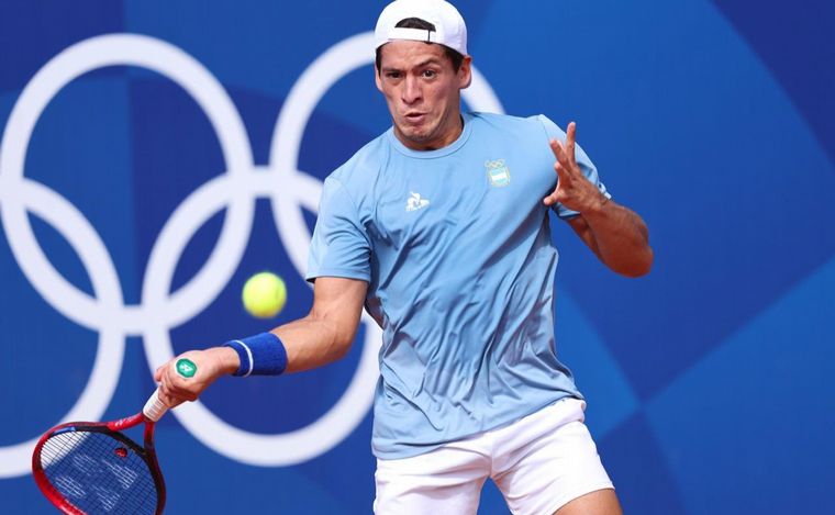 Báez cayó ante Tsitsipas y se despidió de París en octavos (Foto: @PrensaCOA).