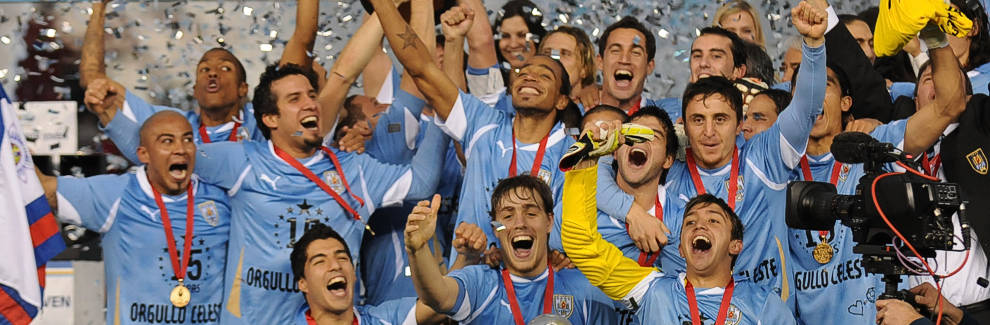 El plantel ''charrúa'' es pura alegría durante el festejo del título obtenido.