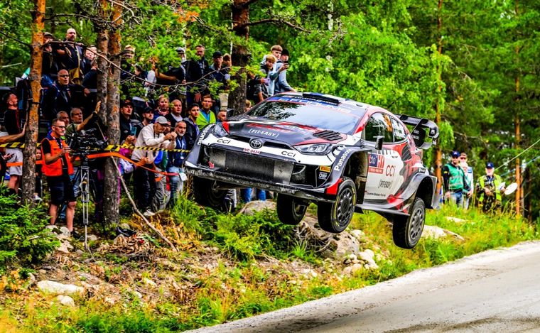 Rovanperä estiró un poco la diferencia en un rally muy disputado