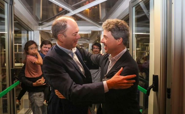 Sahores recibe al encargado de negocios de la embajada argentina. (Foto: Cancillería)