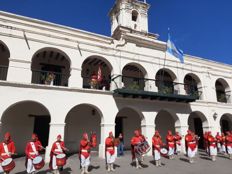 Se realizó un nuevo emotivo cambio de guardia en el histórico Cabildo de Salta.