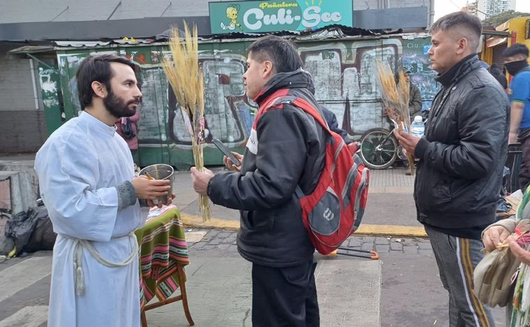 Los fieles se dan cita en la parroquia de Liniers