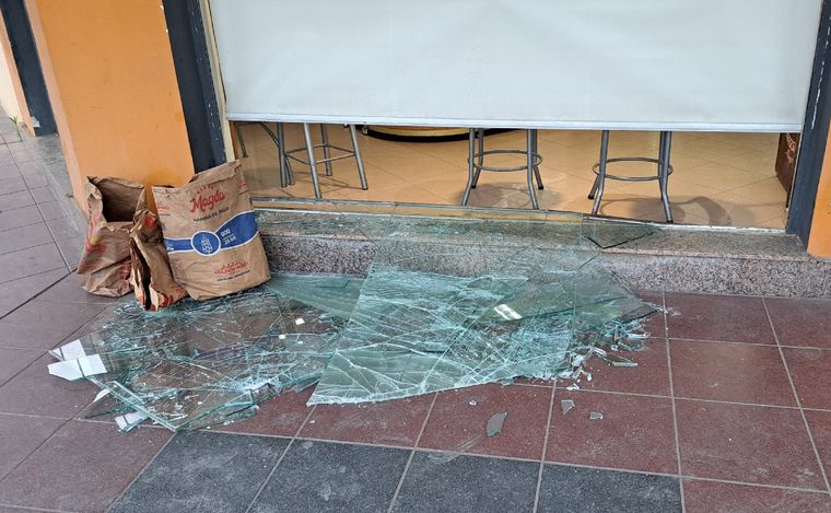 Así quedó la panadería tras el robo. (Foto: Federico Borello/Cadena 3)