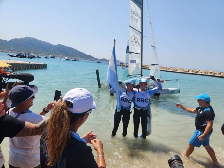 La dupla Majdalani-Bosco logró la medalla de plata en vela.