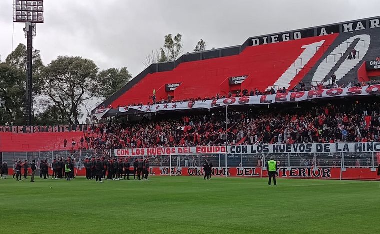 Vibra el Coloso con un nuevo banderazo de Newell’s en la previa del clásico.