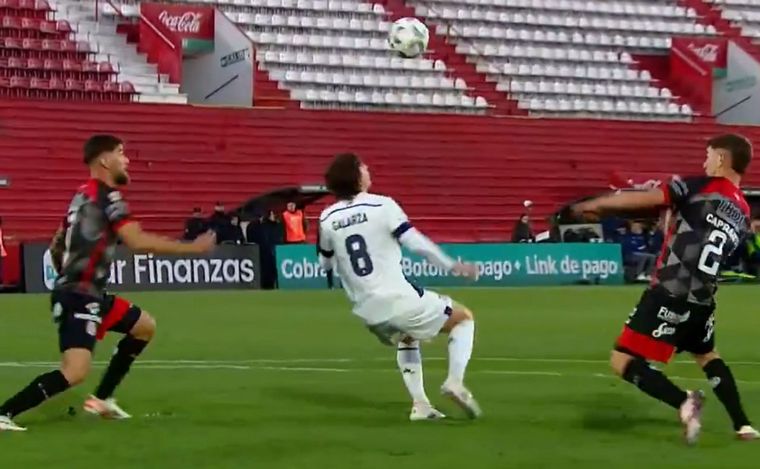 Matías Galarza anotó un golazo. (Foto:Captura transmisión)