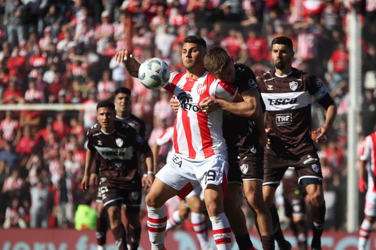 Instituto-Platense, un duelo aguerrido.