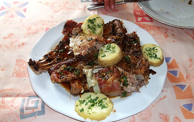 El restaurante Las Pircas invita a disfrutar de los los más variados sabores serranos.