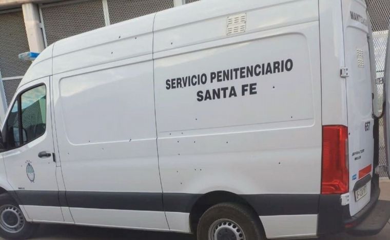 Más de 20 tiros contra un vehículo del servicio penitenciario.