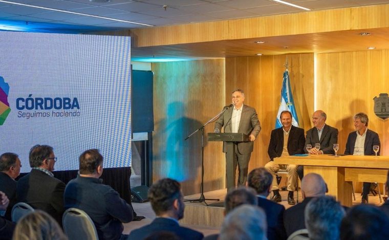 Martín Llaryora presentó los créditos lanzados para la agroindustria.