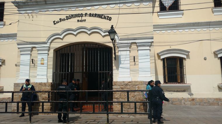 Salta: intoxicación masiva en la Escuela Sarmiento durante un acto escolar