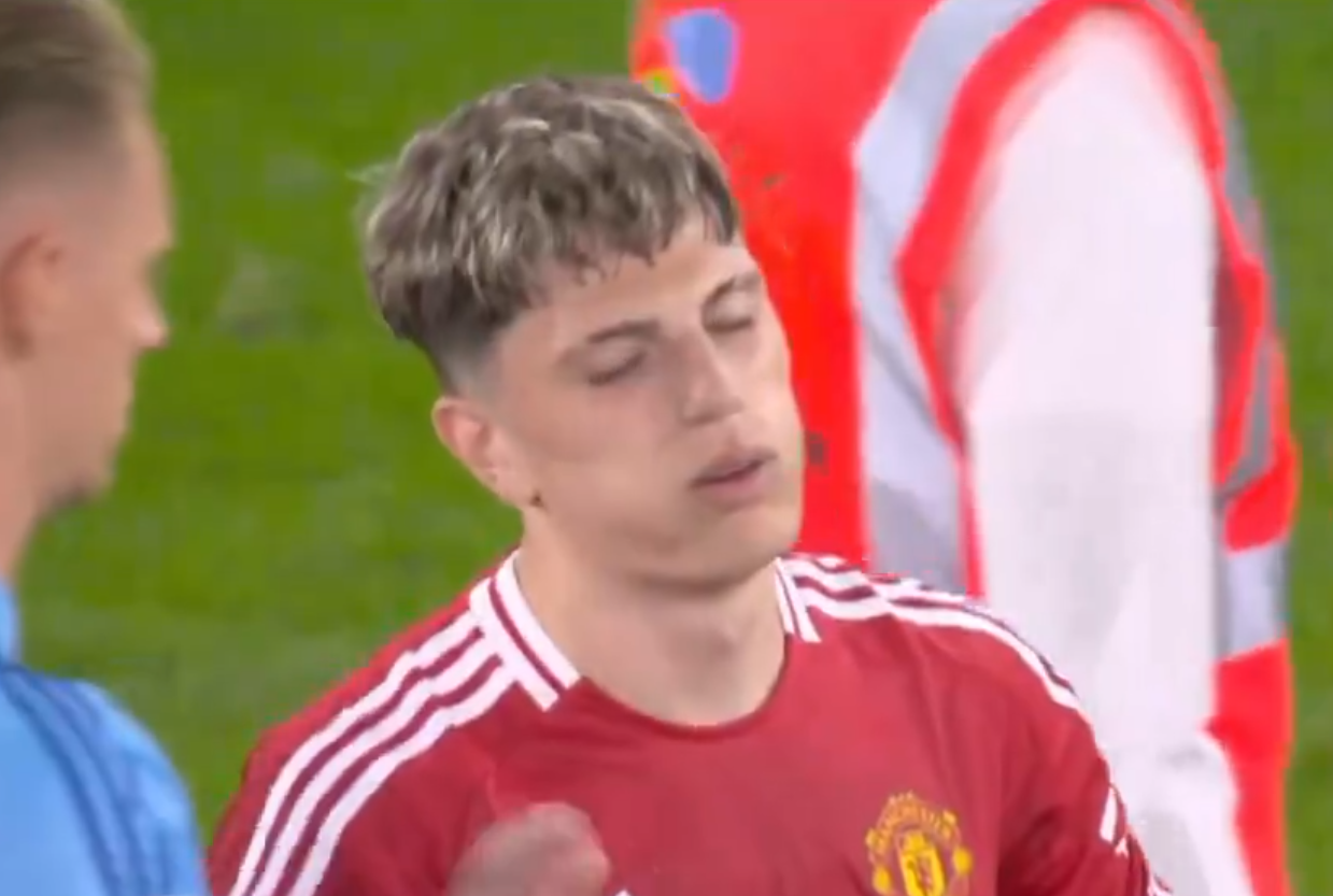 Video: el insólito gol que se perdió Garnacho solo contra el arco