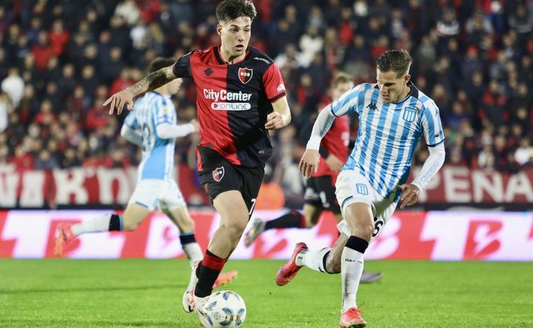 Newell's vs. Racing. Fecha 11 de la Liga Profesional de Fútbol.