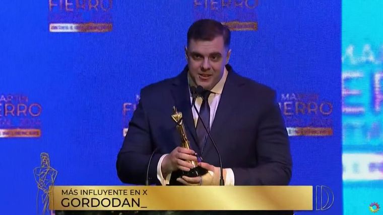 Gordo Dan, con el Martin Fierro Digital.