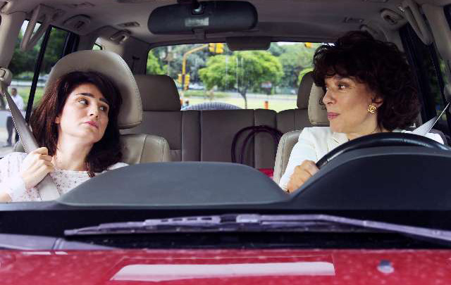 Valeria Bertuccelli y Graciela Borges, en una escena de la comedia dramática.