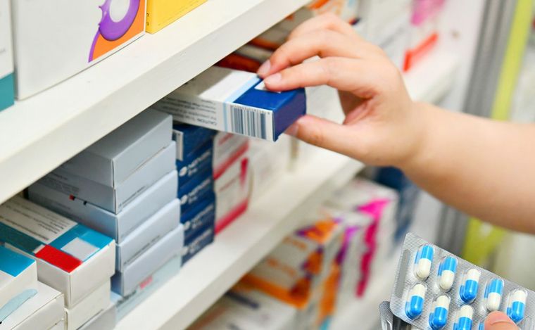 Aplican modificaciones al sistema de vademécum y cambian las coberturas en farmacias.