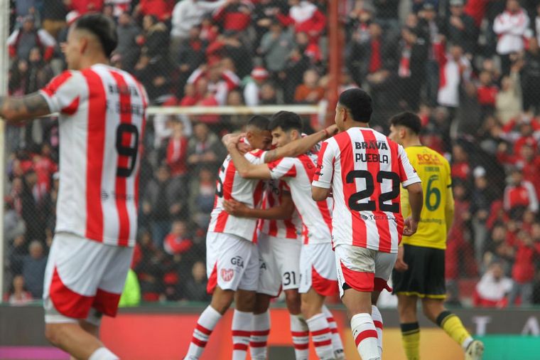 Instituto recibe a Defensa en Alta Córdoba.