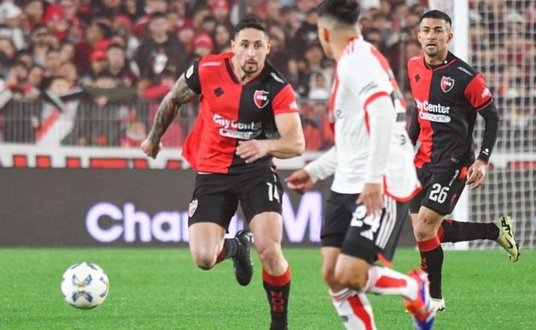 Newell's fue combativo durante la primera etapa en el Monumental.