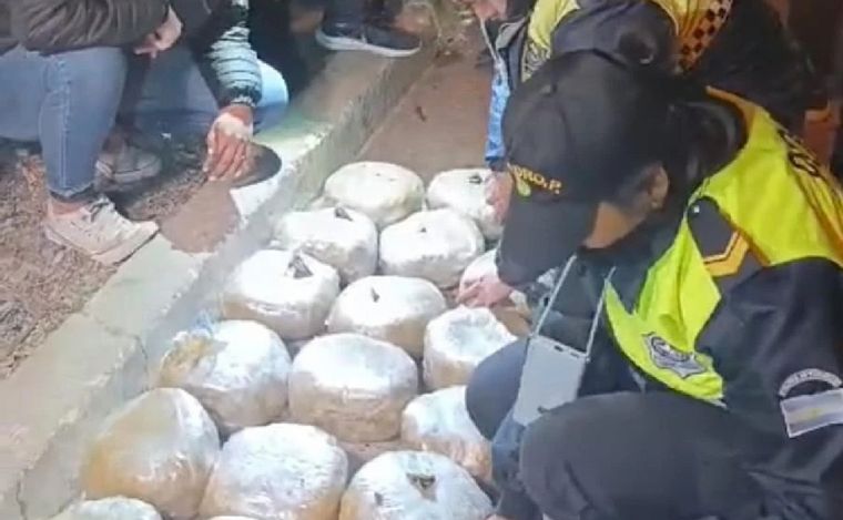 Secuestraron 62 kilos de marihuana en Tucumán. (Foto: Policía)