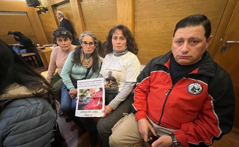 Familiares de Luana Ludueña en el juicio. (Foto: Daniel Cáceres/Cadena 3)