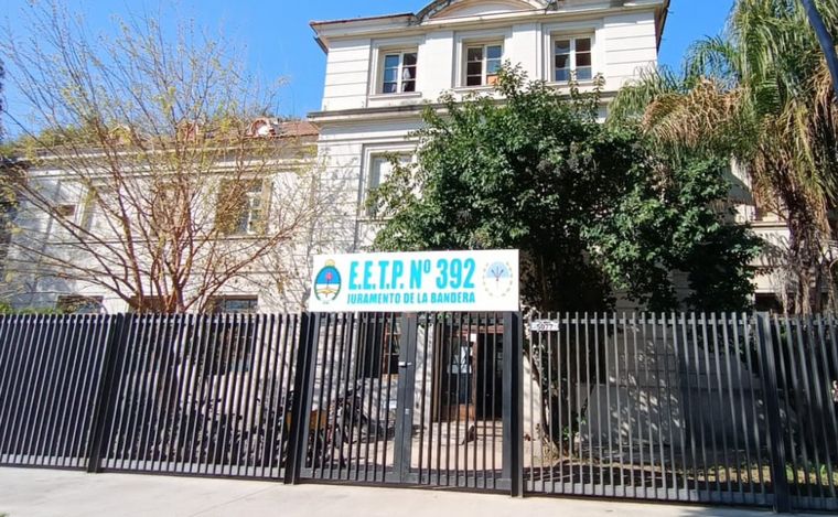 Violencia en Rosario: pelea de alumnas en una escuela dejó herida de arma blanca.