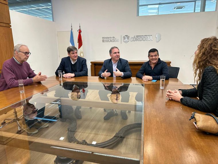 Cadena 3 y el Ministerio de Educación se unen para difundir material educativo