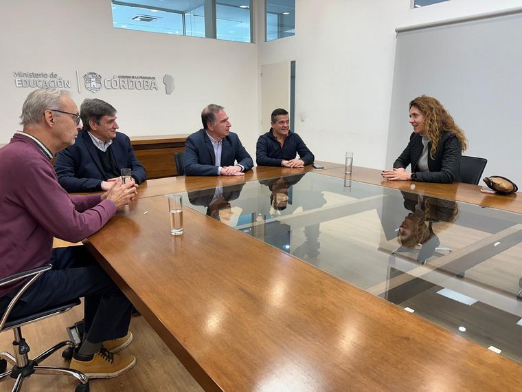 Cadena 3 y el Ministerio de Educación se unen para difundir material educativo