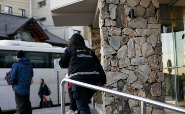 Investigación en el lugar del accidente (gentileza El Cordillerano).