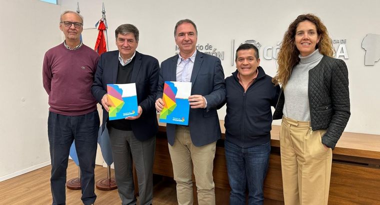 Cadena 3 y el Ministerio de Educación se unen para difundir material educativo