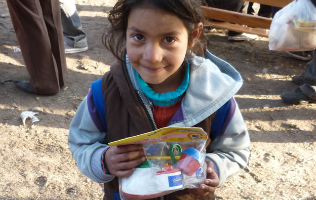 Los chicos disfrutaron de los regalos y las golosinas en el Día del Niño.