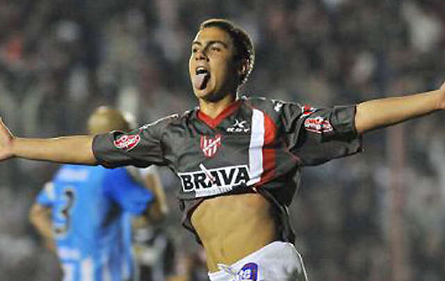 El delantero tiene apenas 17 años.