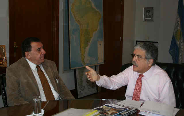 Euclides Bugliotti se reunió en la Casa de Gobierno con el ministro Julio de Vido.