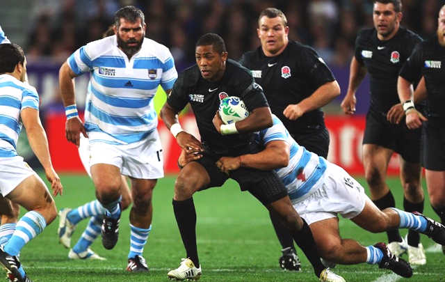 El partido fue planteado con mucha dureza física por los dos equipos.