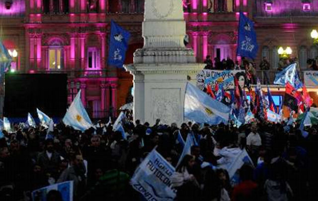 Festejos en Plaza de Mayo