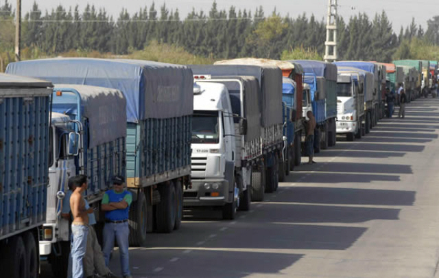 Los bloqueos se dan en las localidades de Crespo, Diamante y Tabossi.