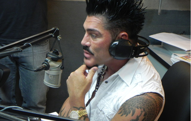 Ricardo Fort, en el estudio de Cadena 3.